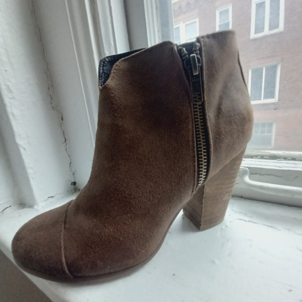Carlos Santana midi boots